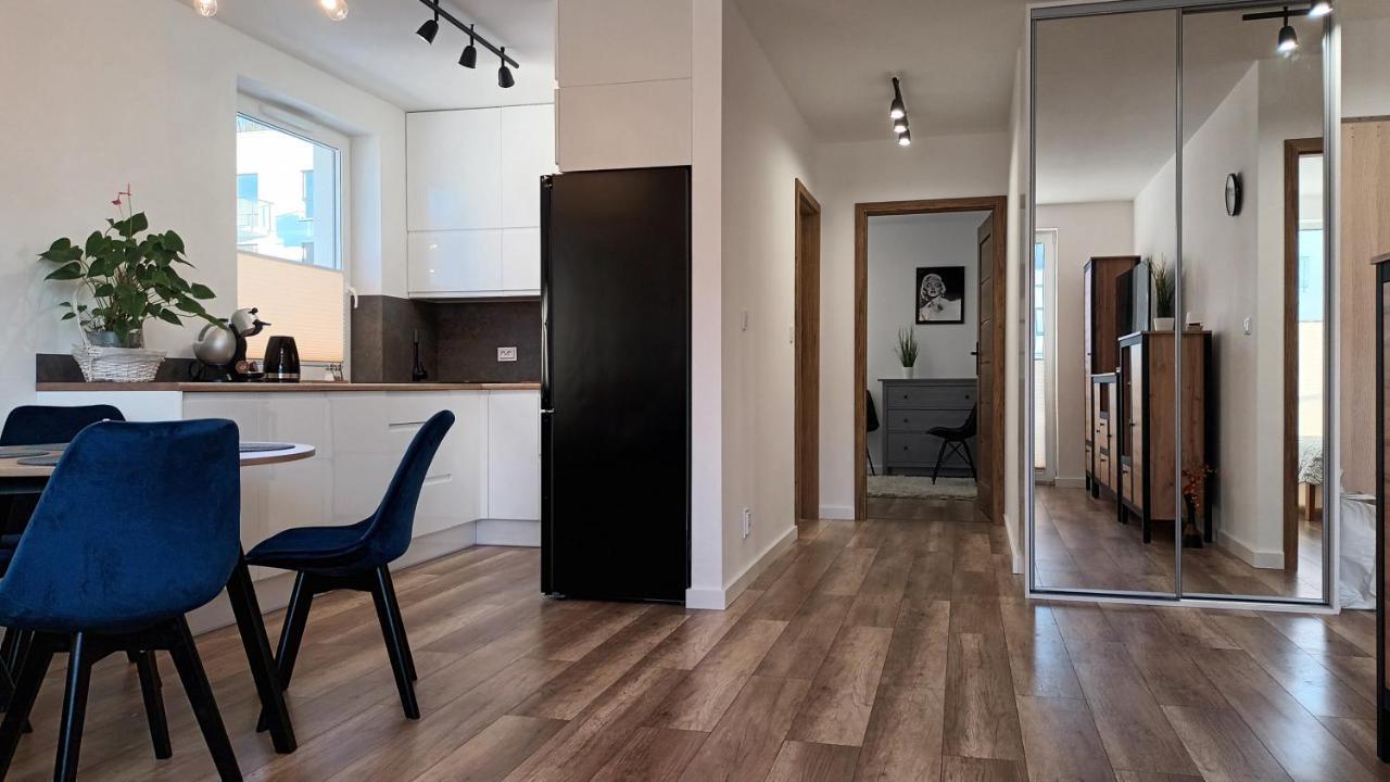 Apartament M&R Dwie Sypialnie Garaz Gdynia Bagian luar foto